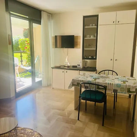 Apartament Bord De Mentona