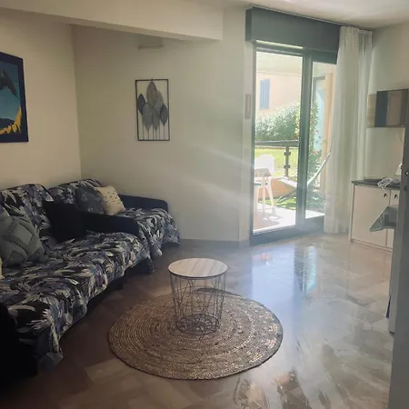 Apartament Bord De *